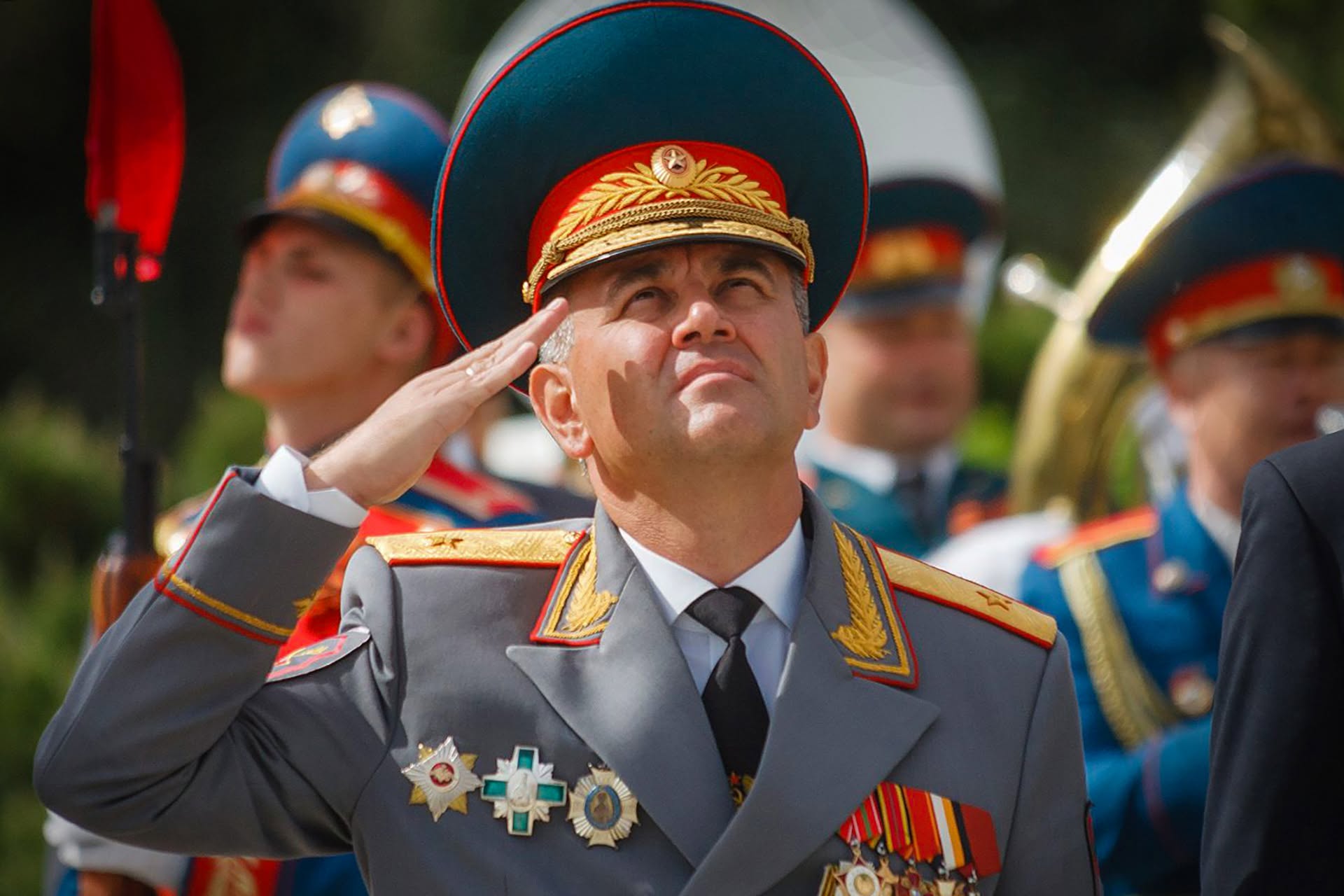<span class="exclusiv">EXCLUSIV</span> Cum îi batjocoresc separatiștii Rusiei de la Tiraspol chiar pe cei care le susțin regimul ilegal, lăsându-i pe așa-zișii ”militari” și ”polițiști” fără numeroase compensații sociale. Detaliile