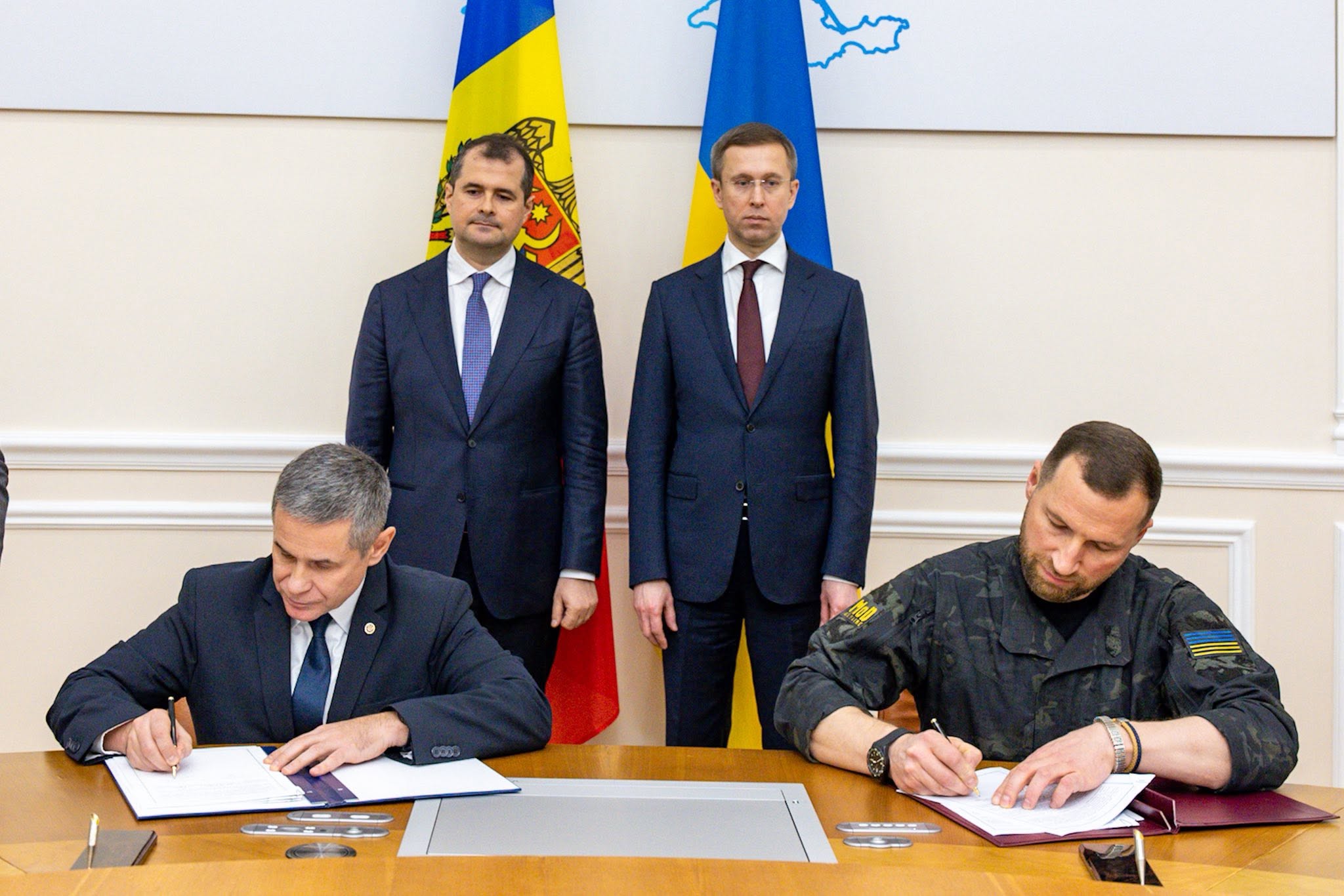 Republica Moldova și Ucraina au semnat un acord de cooperare militară la Kiev