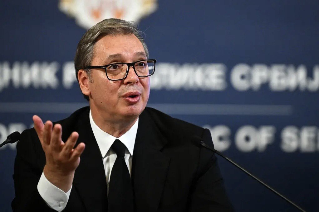 <span class="exclusiv">VIDEO</span> | Cutremur politic în Serbia. Vučić își recunoaște înfrângerea după 12 ani de dominație. Mișcarea studențească obține o victorie zdrobitoare la alegerile parlamentare