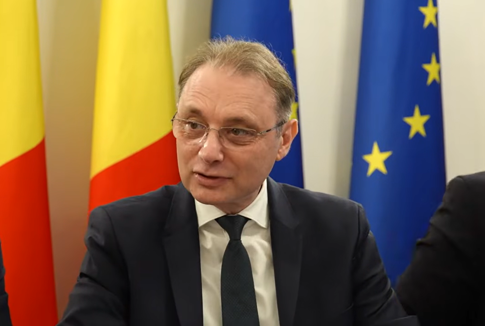 <span class="exclusiv">VIDEO</span> | România promite sprijin sporit companiilor care investesc în Republica Moldova. Premierul Luca Niculescu, la Chișinău: „Ați creat 12.000 de locuri de muncă. Veți avea sprijinul Guvernului României”