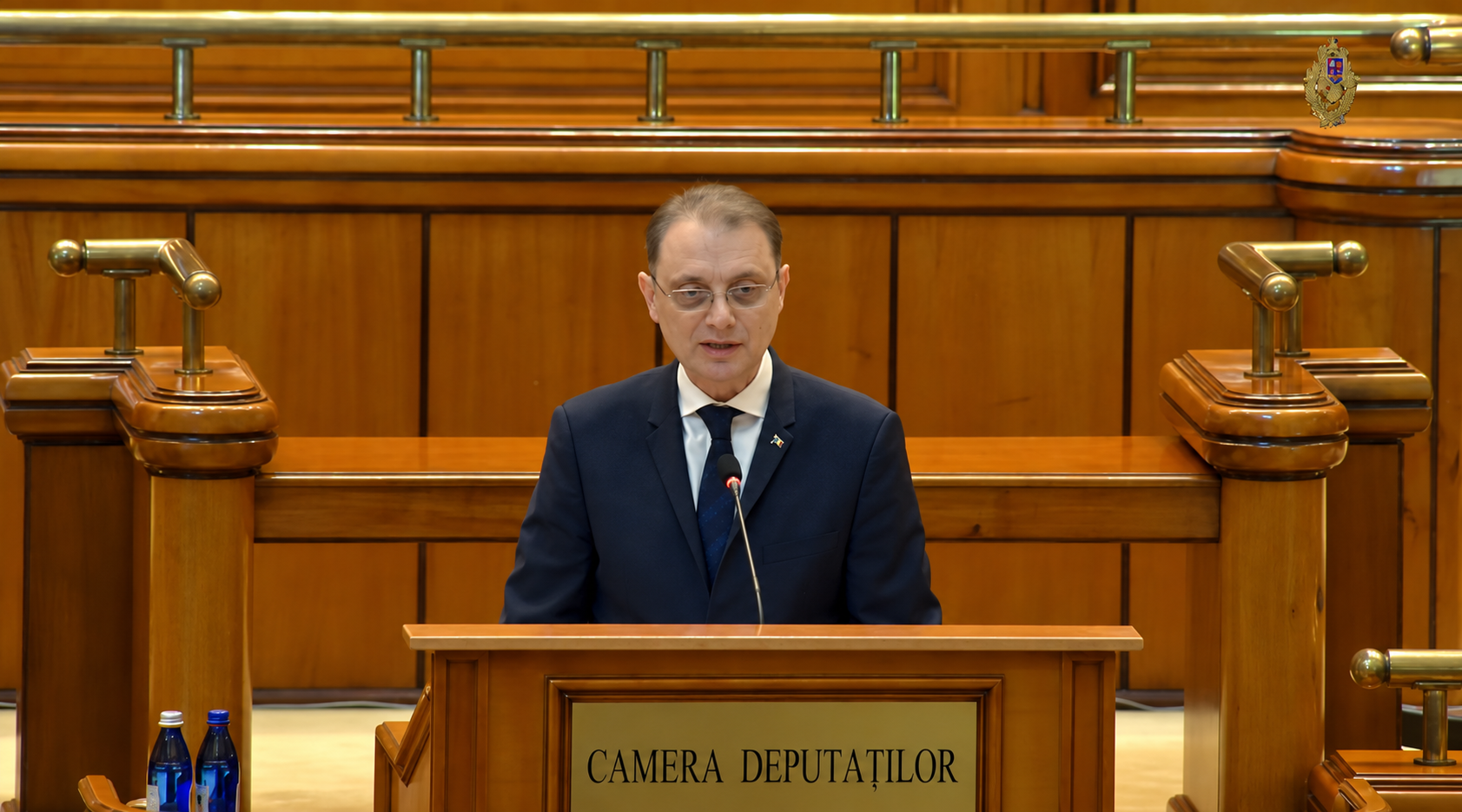 România are un nou Guvern. Cabinetul Luca Niculescu a fost învestit cu 280 de voturi, după cinci luni de criză politică