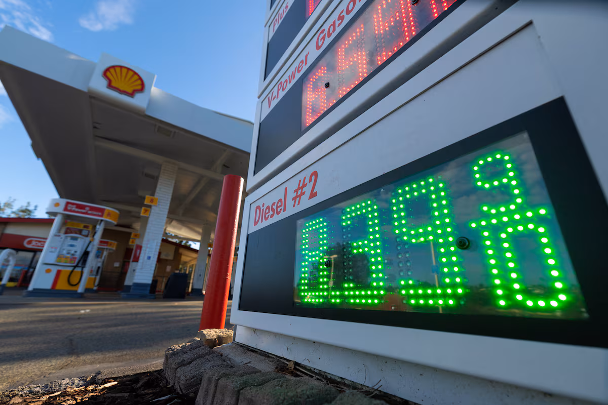 SUA reiau importurile de motorină rusească după acordul dintre Trump și Putin. Primul petrolier, cu 40.000 de tone de combustibil, se îndreaptă spre New York